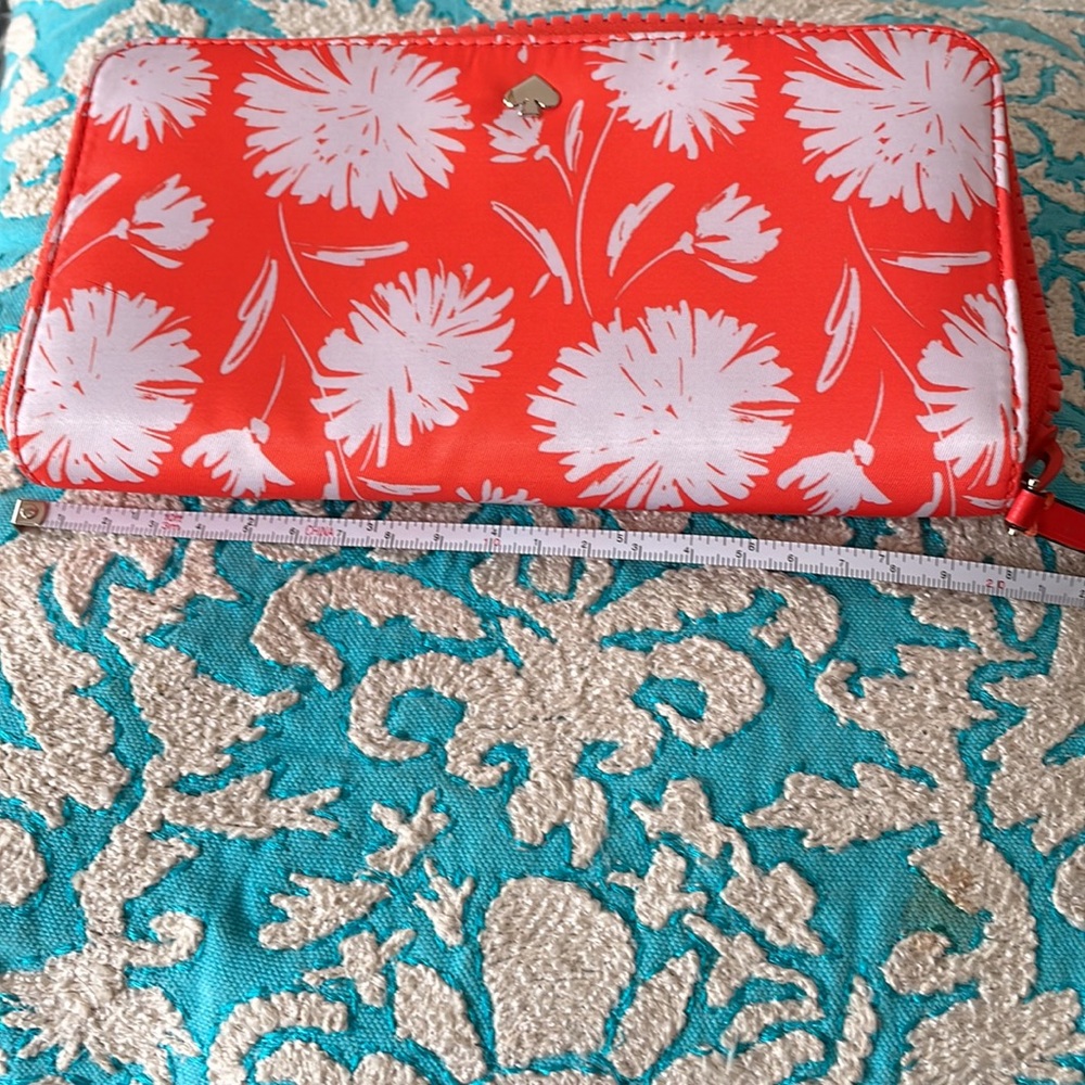 Kate Spade Wallet - Picture 5 of 5